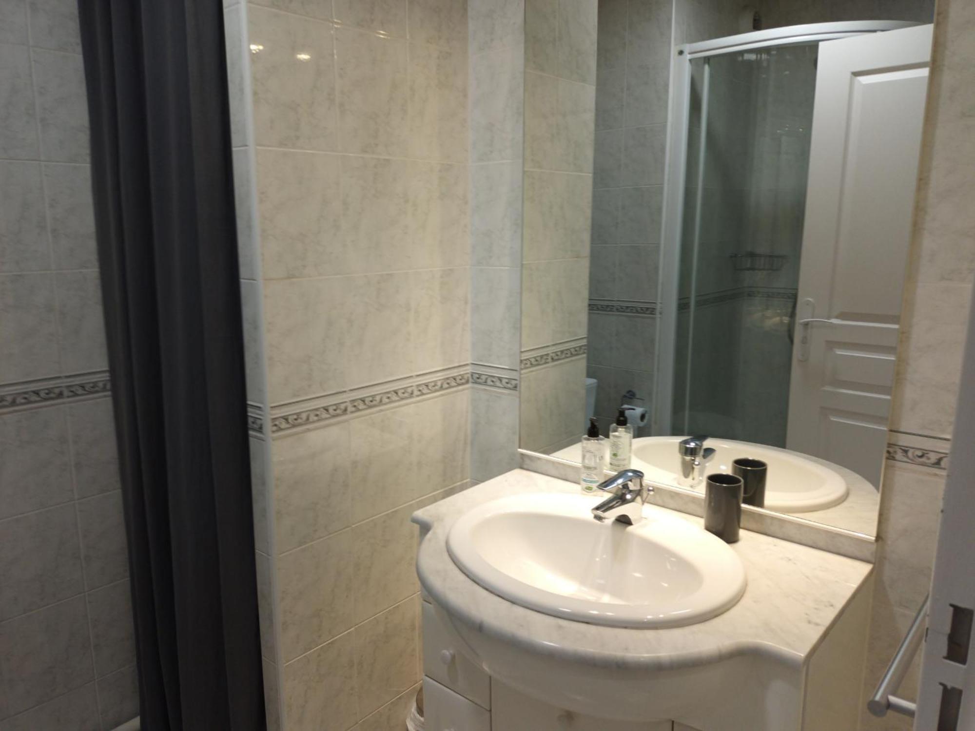 Appart. 2* A Hendaye, Proche Centre, Parking Privatif - Fr-1-239-777 Apartment Ngoại thất bức ảnh