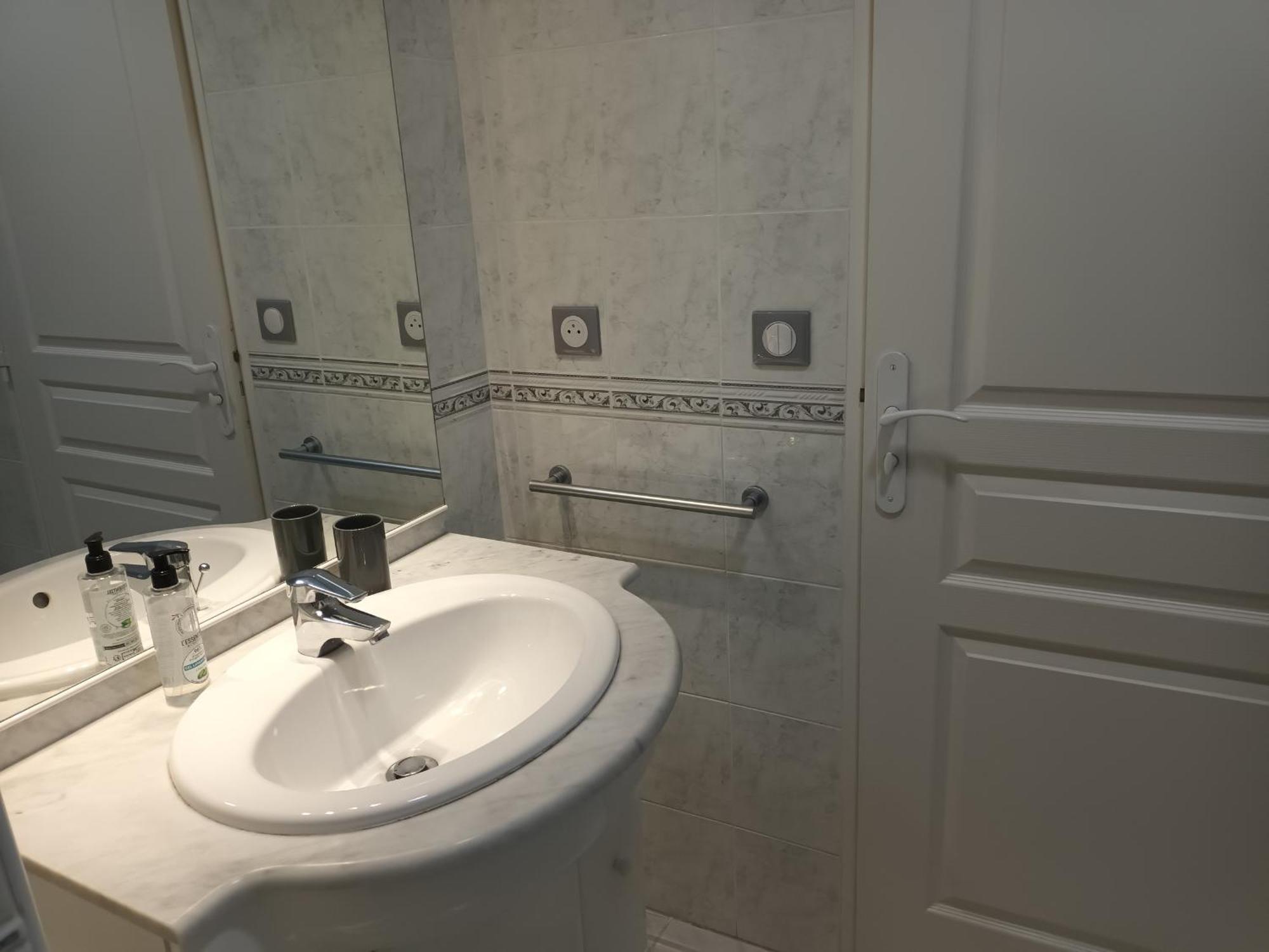 Appart. 2* A Hendaye, Proche Centre, Parking Privatif - Fr-1-239-777 Apartment Ngoại thất bức ảnh